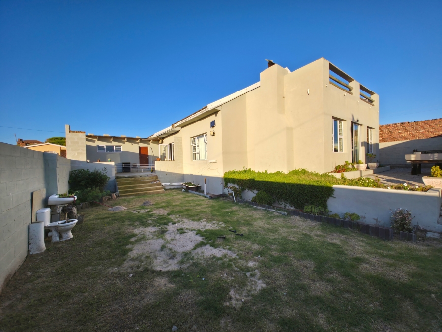 5 Bedroom Property for Sale in Hawston Western Cape